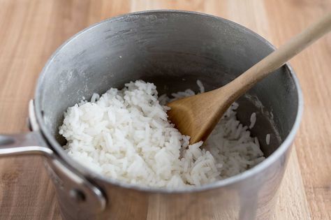 Here's how to make perfect rice on the stove top without a recipe. Works with white or brown rice. Best for weeknight stir-fries, rice bowls, burritos, or served plain as a simple rice side dish. Boil Rice, Cooking Goals, Making Rice, Rice Photography, Rice On The Stove, White Rice Recipes, Sushi At Home, Pineapple Fried Rice, Easy Foods