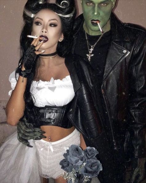 Frankenstein's Bride Couple Costumes For Halloween, Bride Of Frankenstein Halloween, Bride Of Frankenstein Costume, Clown Costume Women, Teenage Halloween Costumes, Frankenstein Costume, Halloween Costumes Diy Couples, Cute Couples Costumes, Unique Couple Halloween Costumes