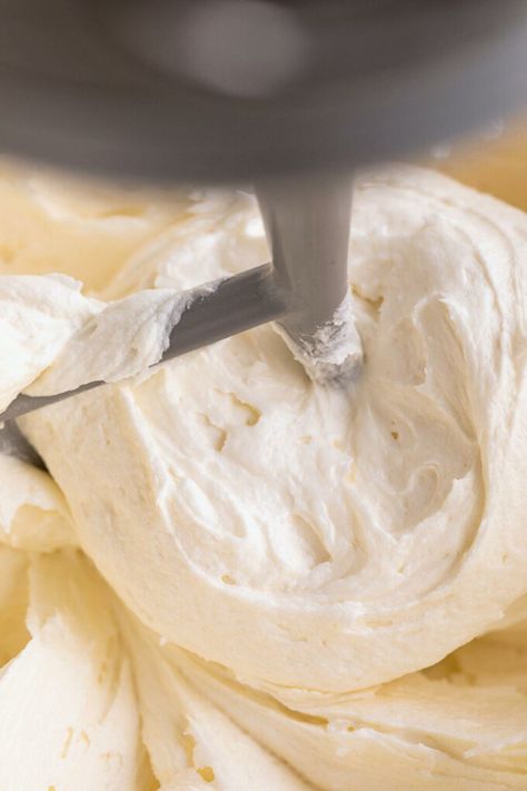 Almond Buttercream Frosting Recipe, Lemon Frosting Recipes, Almond Buttercream Frosting, American Buttercream Frosting, Cookies And Cream Frosting, Almond Buttercream, Ermine Frosting, Lemon Buttercream Frosting, Buttercream Frosting Cake