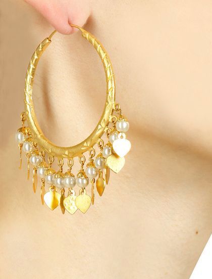 Top 10 Designed Gold Hoop Earrings - Fashion Beauty Mehndi Jewellery Blouse Design Gold Hoop Earrings For Diwali, Bollywood Style Gold Plated Hoop Earrings For Festivals, Gold Tilla Hoop Earrings Bollywood Style, Gold Bollywood Hoop Earrings With Intricate Design, Bollywood Style Gold Hoop Earrings, Gold Hoop Earrings Style, South Indian Bridal Jewellery, Nose Ring Jewelry, Indian Choker Necklace