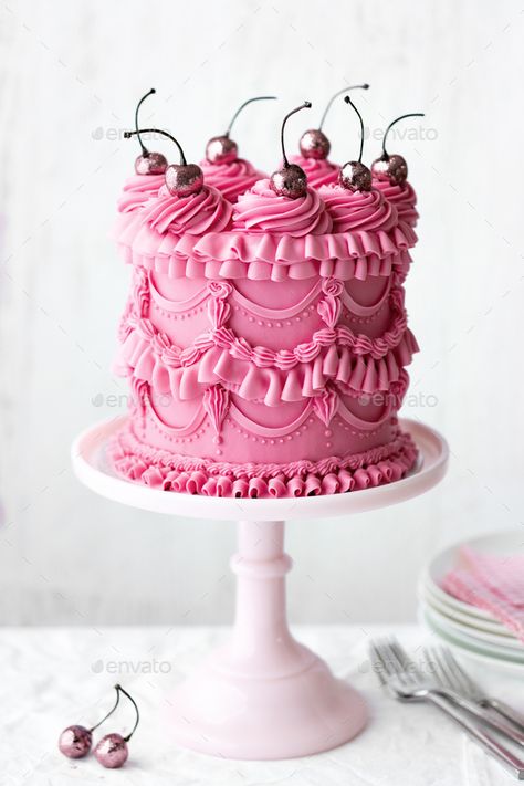 Pink celebration cake with vintage buttercream piped frills and cherries Pink Vintage Cake, Fancy Birthday Cakes, Victorian Cakes, Girly Birthday Cakes, Bolo Vintage, Vintage Birthday Cakes, Pinterest Cake, Cake Piping, Fake Cake