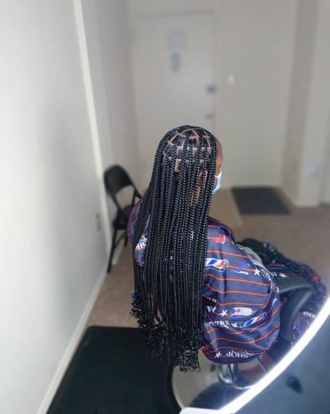 Sika hair braiding on Instagram: "Medium large knotless braids 💥💥❤️ . . DM to book your appointment today 📝 . . #viralreels #viralvideo #reelsviral #tiktokviral #viralsong #explorepage #explore #feeding #naturephotography #natural #naturalbeauty #naturalhair #knotlessbraidsdmv #knotlessboxbraids #braider #braid #braidstyles #braids #salon #hairsalon #hairstyles #curlyhairstyles #blackhairstyles #black" Medium Large Knotless Braids Hairstyles, Long Medium Knotless Braids, Large Knotless Box Braids With Curls, Medium Large Knotless Box Braids, Medium Large Knotless Braids, Medium Large Knotless, Med Knotless Braids, Large Knotless Braids Hairstyles, Medium Knotless Braids Hairstyles