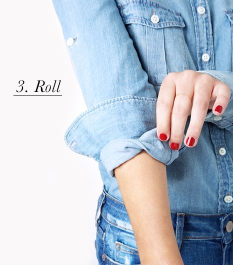 J.Crew Tells Us Their Secret Trick for Cuffed Sleeves Roll the bottom sleeve up the arm once, so it covers cuff’s seam. Denim Shirt Outfit, How To Fold Sleeves, J Crew Style, Shirt Cuff, Dress Shirt Sleeves, Roll Up Sleeves, Chambray Shirt, Sleeves (women), Cuff Sleeves