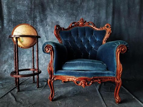 Rococo Armchair, Victorian Home Ideas, Sofa Reupholstered, Victorian Armchair, Closet Furniture, Louis Chairs, House Elements, Home Decor Blue, Velvet Furniture