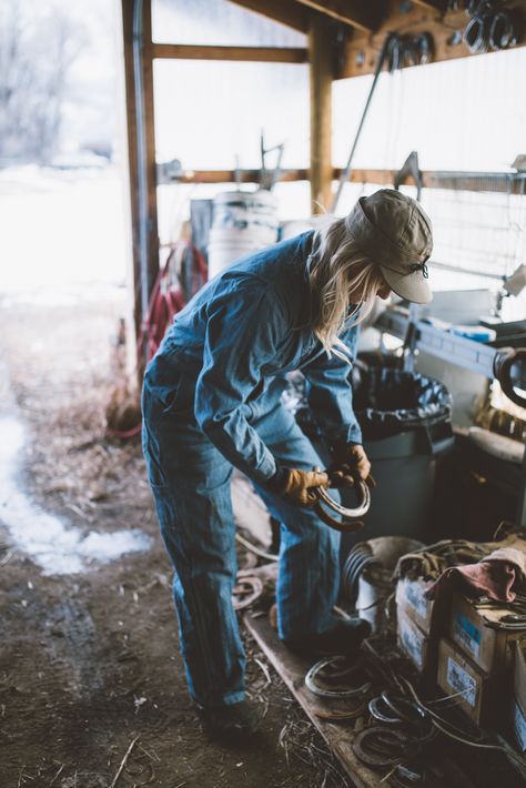 Soooo me!!! Farming Photography, Ranch Girl, Real Cowgirl, Country Relationship Goals, Country Relationships, Country Girl Life, Farm Photography, Western Vibes, Rodeo Life