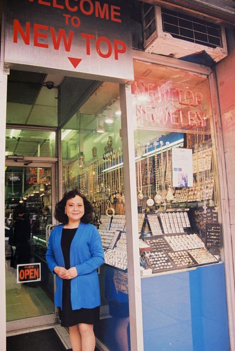 How this NYC jewelry shop became a go-to for young people around the world New York Chinatown, Jazz Age Lawn Party, Nyc In December, Chinatown Nyc, Blue Stockings, Diy Travel Bag, Lawn Party, Nyc Jewelry, New York Tours