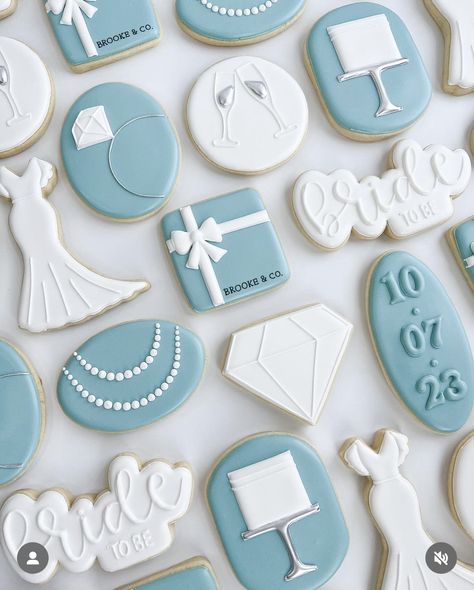 Bridal Shower Breakfast At Tiffanys, Bridal Shower Breakfast, Tiffany Themed Bridal Shower, Cookie Wedding, Wedding Shower Cookies, Vintage Oven, Anniversary Cookies, Bridal Parties Colors, Tiffany Theme