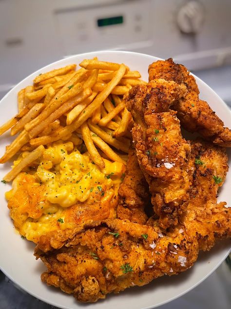 Fried Chicken And Mac And Cheese, Chicken Tenders Fried, Chicken Tenders And Fries, Homemade Chicken Fingers, Homemade Chicken Tenders, Chicken Thighs Recipes, I'm Fat, Fast Foods, Easy Meal Ideas