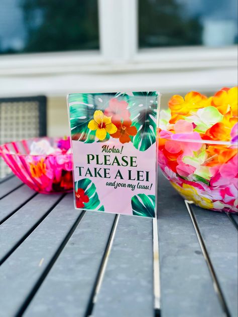 Tell your guests at your next Luau themed party to grab a lei and join in on your luau! 🌺 Classy Luau, Luau Themed Party, Luau Party Favors, Luau Theme Party, Fifth Birthday, Luau Theme, Birthday Inspiration, Luau Party, Retirement Parties