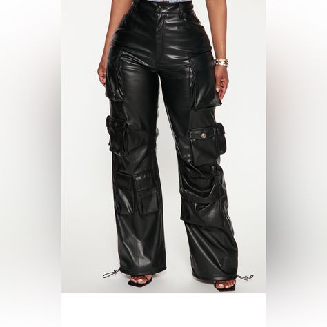 Faux Leather Cargo Pants Size Medium Black Black Cargo Pant, Baddie Era, Basic Pants, Baggy Cargo Pants, Cargo Pants Outfit, Outfit Mujer, Black Leather Pants, Lazy Outfits, Birthday Outfits