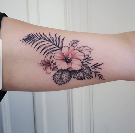 Hawaii Sleeve Tattoo Women, Rose Hibiscus Tattoo, Tropical Flower Tattoos For Women, Hawaii Flowers Tattoo, Hibiscus Flower Vine Tattoo, Hibiscus Flower Tattoos On Shoulder, Shoulder Tattoos For Women Hibiscus, Tropical Floral Tattoo, Hawaiian Flower Tattoos On Shoulder