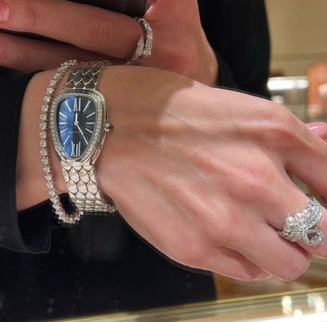 Bulgari Jewelry Aesthetic, Bvlgari Watch Women, Luxury Cartier Timeless Jewelry And Watches, Bvlgari High Jewelry, Vintage Bvlgari Jewelry, Bulgari Jewelry, Vintage Watches Women, Luxe Jewelry, Classy Jewelry