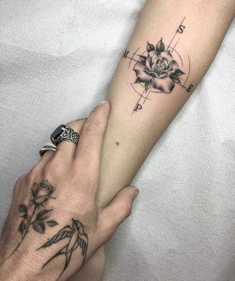 Compas Tattoo, Cool Chest Tattoos, Chest Tattoos For Women, Rose Tattoo Design, Compass Rose, Tattoo Life, Tattoo Work, Flower Tattoo Designs, Tattoo Ink