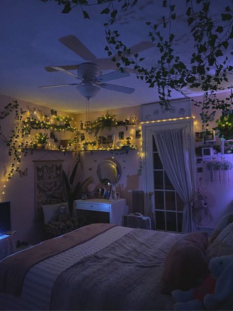 greenery, fairy lights, aesthetic, room, butterfly room Sala Grunge, Grunge Bedroom, Fairy Room, Fairy Lights Bedroom, Chill Room, Dekorasi Kamar Tidur, Casa Vintage, Room Redesign, Pinterest Room Decor