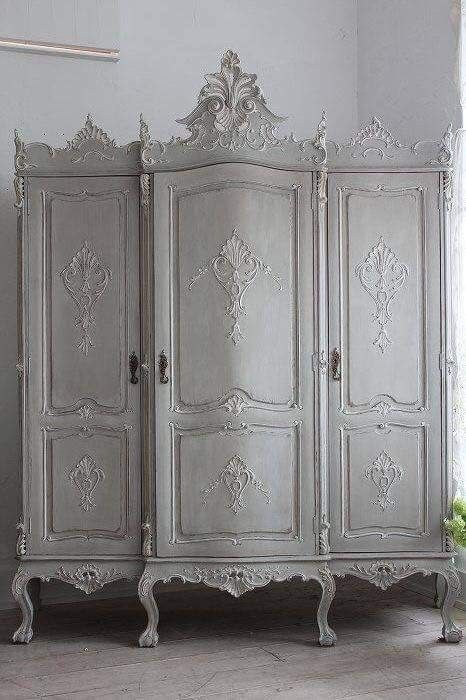 White Armoire, Painted Armoire, Decoration Shabby, Shabby Chic Dresser, French Country House, Antique Paint, French Furniture, French Decor, Jewelry Armoire