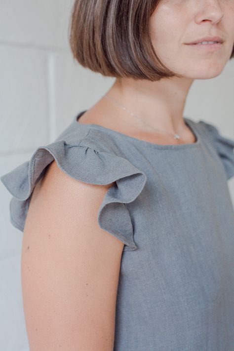 Leena Ruffle Sleeve Dress Tutorial - The Thread Blog Ruffle Sleeve Dress Pattern, Diy Ruffle Sleeve, Dress Sewing Pattern Free, Ruffle Blouse Pattern, Cap Sleeves Pattern, Ruffled Dress Pattern, Flutter Sleeve Pattern, Sewing Ruffles, Top Pattern Sewing