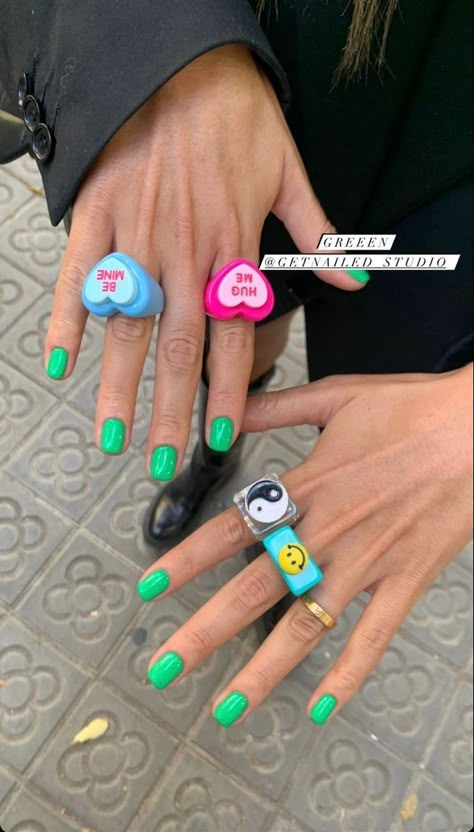 Green Nails Bright, Nail Ideas 2023 Summer, Kelly Green Nails, Summer Nail Ideas 2023, Colorful Nails Summer, Bright Green Nails, Green Nail Ideas, Boho Nails, Green Nail