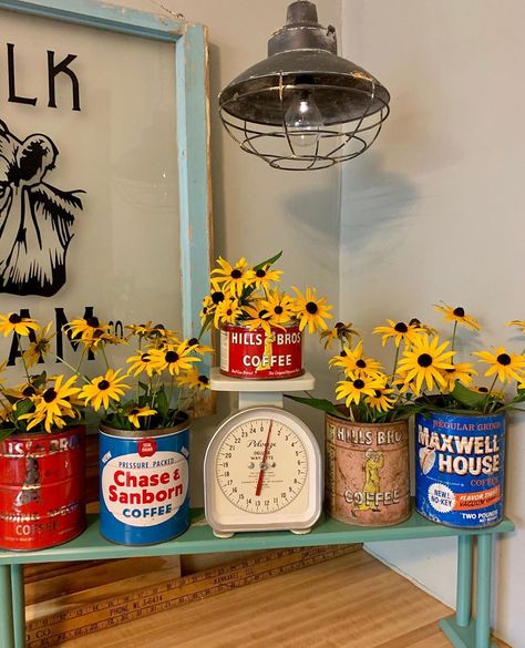 Decorating With Vintage Tins, Coffee Can Planter, Tin Can Decorations, Decor Vignettes, Memory Boards, Tin Decor, Antique Booth Displays, Folgers Coffee, Flower Containers