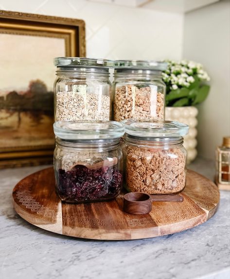 Oatmeal Station Bar, Cereal Bar Kitchen, Granola Station, Cereal Station At Home, Oatmeal Station, Breakfast Station Ideas, Cereal Station, House Apartment Ideas, Oatmeal Bar