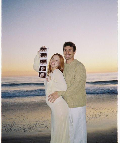 Pregnancy Announcement Aesthetic, Announcement Aesthetic, Beach Baby Announcement, Maternity Shoot Beach, Beach Pregnancy Announcement, Jaci Marie, Pregnancy Announcement Pictures, Announcement Pictures, Pregnancy Announcement Photoshoot