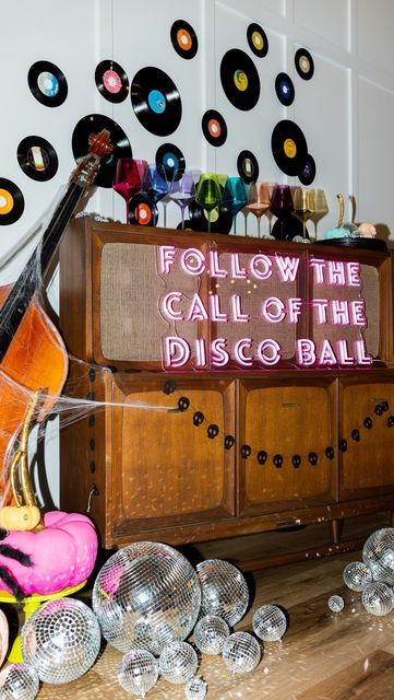 Haunted Disco Party, 70s Halloween Party, Disco Halloween Party, Halloween Disco Party, Disco Halloween Decor, Apartment Party Ideas, Halloween Disco, Disco Halloween, 70s Disco Party