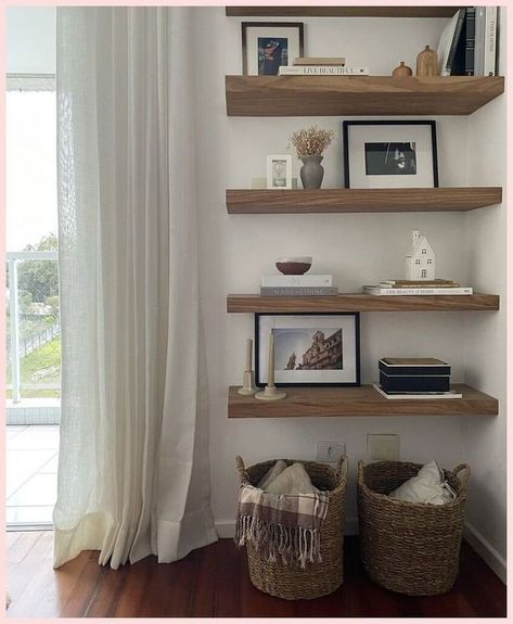 Styling Shelf, Bookshelves Aesthetic, Black Apartment, Wall Shelves Living Room, Men Bedroom, Floating Shelves Bedroom, Live Room, Floating Shelves Living Room, Home Decor Cozy