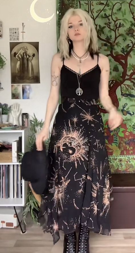 Wymsical Goth, Boho Goth Style, Pretty Goth Aesthetic, Magiccore Outfit, Floral Goth Aesthetic, Whimsygoth Summer Outfits, Summer Goth Clothes, Whimsy Goth Summer, Whimsigothic Summer Outfits