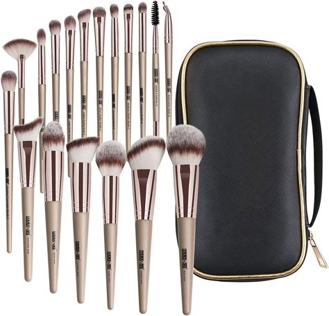 Available in other colors, this makeup brush set are made with high quality fiber bristles and come with a portable case bag🥰 Cindy Crawford Makeup, Brushes For Foundation, Kabuki Makeup, Makeup Beginner, Uk Makeup, Makeup Brush Case, Best Makeup Brushes, Makeup Brush Set Professional, Makeup Brushes Set