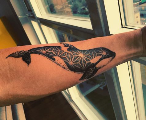 Incredible geometric orca tattoo!! Geometric Orca Tattoo, Seal Tattoo, Orca Tattoo, C Tattoo, Ocean Tattoos, Orca Whales, Future Tattoos, Polynesian Tattoo, Geometric Tattoo