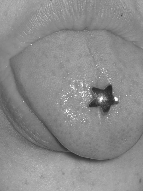 tongue piercing Star Tounge Piercing, Star Tongue Piercing, Tounge Pericings Aesthetic, Tongue Piercing Jewelry, Piercing Inspo, Cute Piercings, Tongue Piercing, Piercing Tattoo, Body Mods