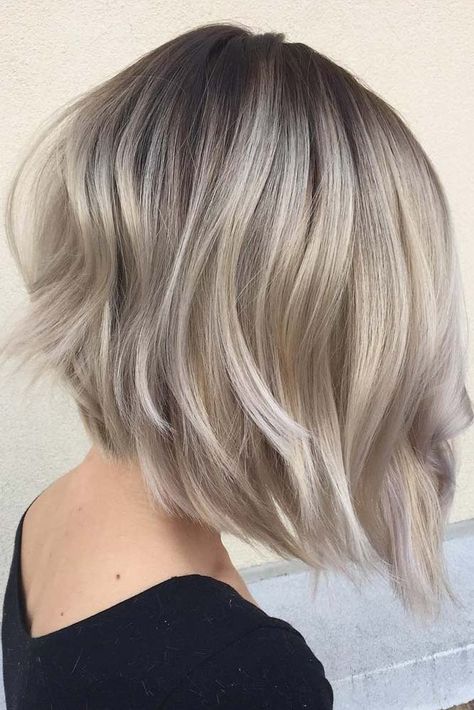 Chic Blunt Bob Hairstyles ★ See more: http://lovehairstyles.com/chic-blunt-bob-hairstyles/ Platinový Blond, Dunner Wordend Haar, Ash Blonde Hair Colour, Inverted Bob Hairstyles, Classic Haircut, Ash Blonde Hair, Hair Envy, Cool Haircuts, Great Hair