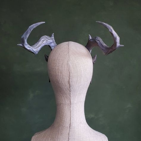 An unexpected favorite, Elora! I made these last year on a whim, but we didn't have them set up for our headbands and string until this fall! And now we also finally have the ability to screw the small horns to the headband as well. Creative solutions for when I didn't model things with a headband in mind 😅 Our Elora horns are compatible with our Headband of Disguise and come with holes for string. These horns were unexpectedly popular this last Halloween season, I wonder why! Modeled and ... Fantasy Horns, Last Halloween, Horn Headband, Costume Hats, Halloween Season, Headpiece, Sweden, Screw, Wonder