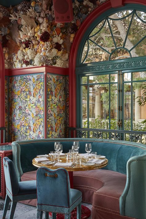 Maximalism in interior design explained | Livingetc Martin Brudnizki, Glamour Interiors, Modern Restaurant Design, Restaurant Flooring, Maximalist Interior, Beige Living Rooms, Modern Restaurant, Fine Dining Restaurant, Interior Architect