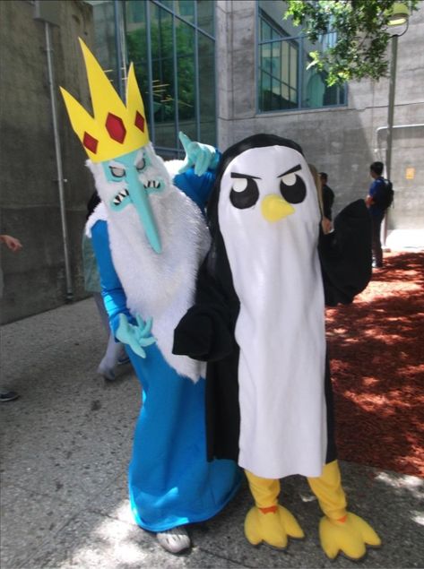 Regular Show Costumes, Ice King And Gunter, Adventure Time Costume, Adventure Time Cosplay, King Costume, Duo Halloween Costumes, Ice King, Adventure Time Art, Halloween Inspo