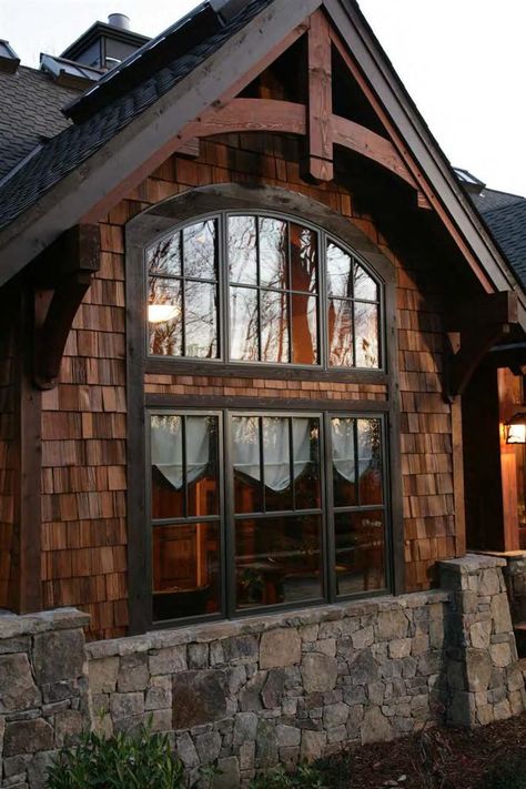 Lodge Home Exterior, Rustic Mountain Home Exterior, Mountain Homes Exterior, Lodge Exterior, Living In Nature, Lodge Style Home, Rustic Mountain Homes, Mountain Dream Homes, Modern Mountain House