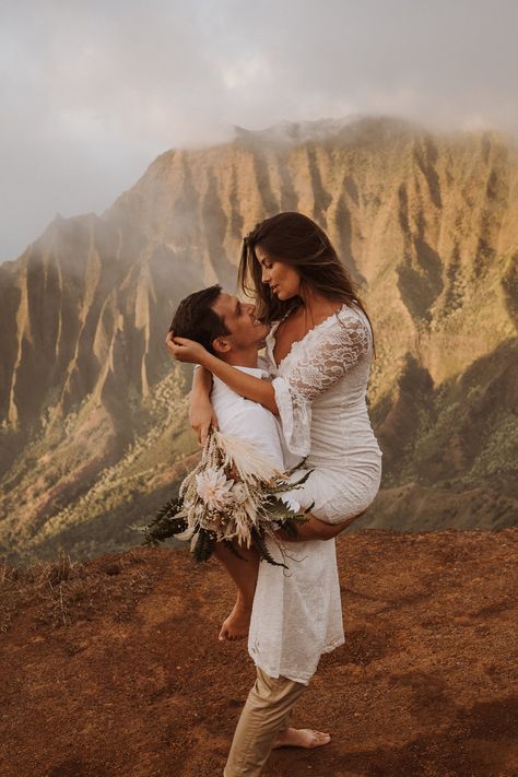 Kauai Hawaii Wedding, Anniversary Aesthetic, Hawaiian Elopement, Tahiti Honeymoon, Hawaii Waterfalls, Kauai Elopement, Elopement Guide, Elopement Beach, Small Beach Weddings