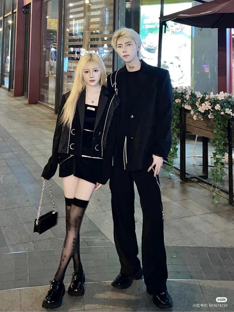 Matching Couple Outfits Aesthetic, Couple Outfits Korean, Korean Couple Outfits, Blonde Hair Korean, Couple Fits, Couple Dress, Cute Couple Outfits, Korean Couple, Matching Couple Outfits