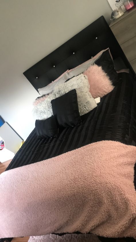 Pink And Black Bedding Ideas, Pink Black Grey And White Bedroom, Black Bed Frame With Pink Bedding, Gray Black And Pink Bedroom Ideas, Black Grey And Pink Bedroom Ideas, Black Gray Pink Bedroom, Black Room With Pink Accents, Black Sliver Pink Bedroom, Black And Dusty Rose Bedroom