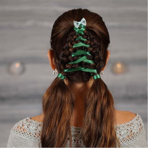 Christmas Tree Double French Braid and Ribbon - DIY & Crafts Double French Braid, French Braids Tutorial, Double French Braids, Ribbon Crafts Diy, Ribbon Diy, French Braid Hairstyles, Hair Rubber Bands, Ribbon Hairstyle, Christmas Hairstyles