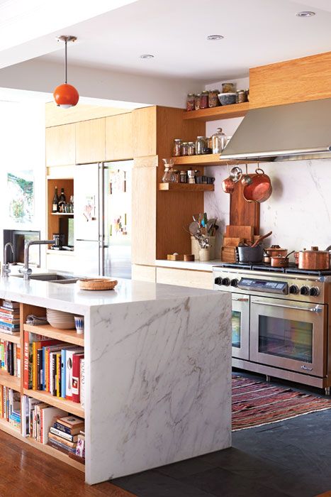 Peek inside a charming heritage house in trendy Roncesvalles Kitchen Island Booth, Marble Countertops Kitchen, Heritage House, Design Blogs, Kitchen Marble, Trendy Kitchen, Counter Tops, Open Plan Kitchen, Kitchen Colors