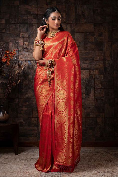 Comfortable Blouses, Floral Print Sarees, Raw Silk Saree, Raw Silk Fabric, Blouse Designs Indian, Wedding Saree Indian, Casual Saree, Art Silk Sarees, Indian Saree