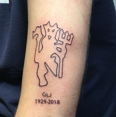 MUFC before shading Manchester United Tattoo, Football Tattoo, Tattoos Quotes, Patchwork Ideas, Home Quotes And Sayings, Image Quotes, Manchester United, Tattoo Quotes, Manchester