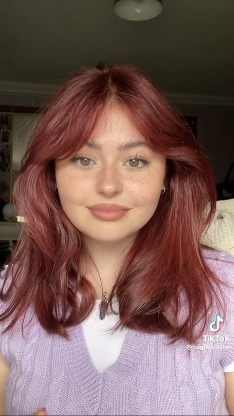 Face Claims Female Innocent, Pink Hair Professional Look, Blush Red Hair, Red Wine Short Hair, Spicy Cinnamon Hair Color, Hair Colour 2025 Trends Women, Dark Red Short Hair With Bangs, Auburn Pink Hair, Shoulder Length Dark Red Hair