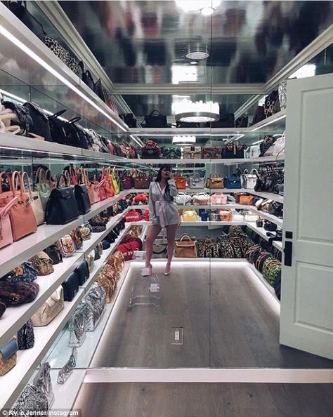 Kylie Jenner Closet, Kylie Jenner House, Jenner House, Bag Closet, Dream Closet Design, Post Baby Body, Closet Room, Dream Closets, Luxury Lifestyle Dreams