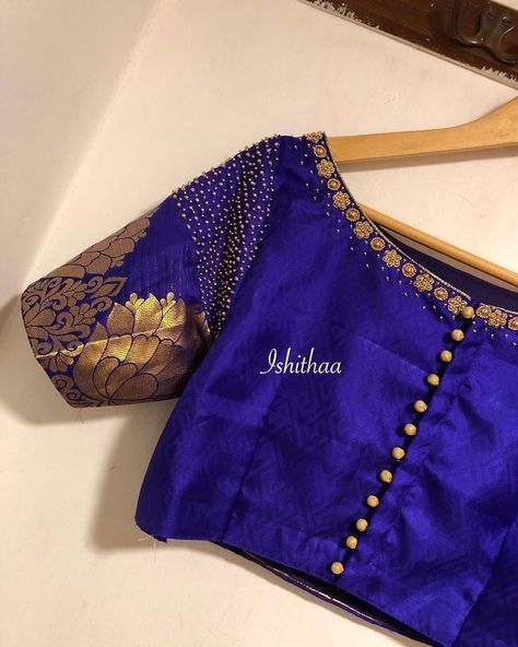 Work Blouse Designs, Indian Blouse Designs, Silk Saree Blouse Designs Patterns, Kalamkari Blouse, Boat Neck Blouse Design, Womens Wardrobe, Maggam Work Blouse, Boat Neck Blouse, Banarsi Saree