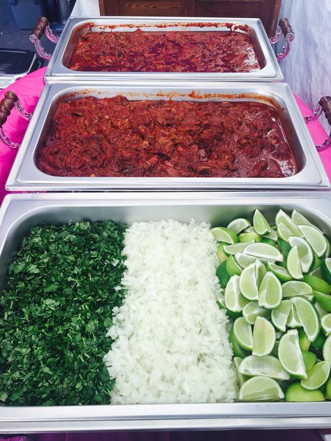 Beef Birria, with all its condiments. Birria For Wedding, Birria For Party, Mexican Food Bar Wedding, Mexican Catering Ideas, Fiesta Party Food, Taco Bar Wedding, Taco Bar Party, Party Food Bars, Mexican Birthday Parties