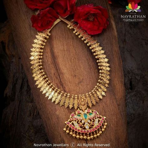 Antic Necklace Jewellery, Jewelry Design Necklace Gold, Necklace Gold Indian, Navrathan Jewellers, Antique Necklace Gold, Traditional Necklace, Antique Necklaces Design, Antique Gold Jewelry Indian, Antique Jewellery Designs