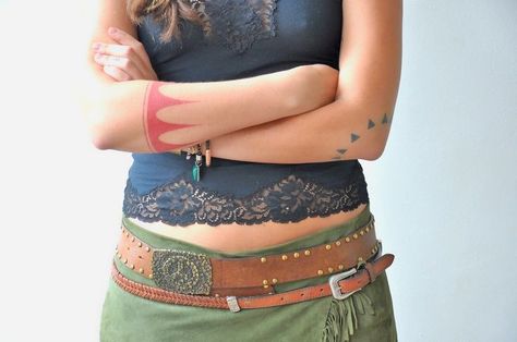 Pocahontas #3 - her red arm band , but on forearm instead of bicep area Pocahontas Tattoo, Tattoo Thoughts, Arm Band Tattoo, Band Tattoo, Disney Tattoos, Lewis Carroll, Body Modifications, Skin Art, Forearm Tattoo