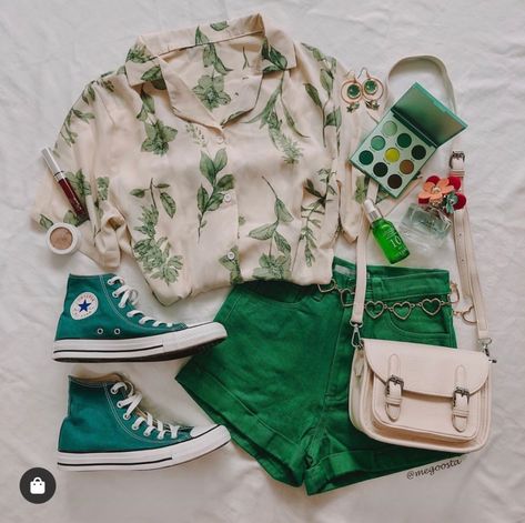 Shared by @_Rafa_kadiri_. Find images and videos on We Heart It - the app to get lost in what you love. Clothing And Accessories, Converse, Bed, Green, On Instagram, White, Instagram