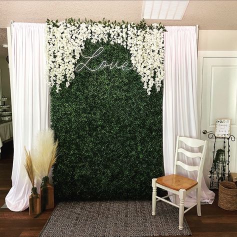 Green Wall For Wedding, Photography Studio Decor, Party Balloons Diy, Grass Backdrops, Engagement Banner, Cradle Ceremony, Party Photo Backdrop, Photo Backdrop Wedding, Garland Backdrops